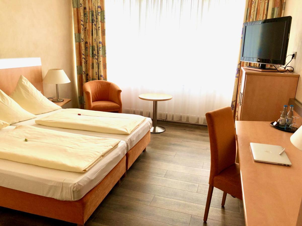 Hotel Central Frankenthal (Rhineland-Palatinate) Exterior foto